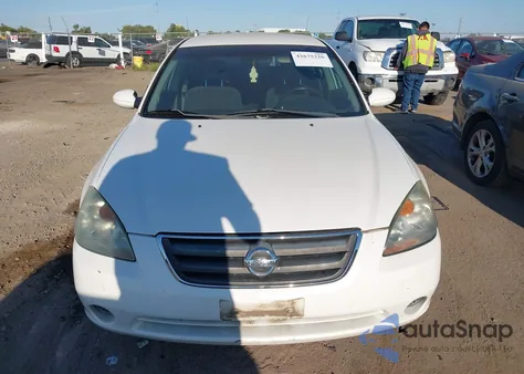 2002 Nissan Altima 2.5 S из США, поврежденный, VIN 1N4AL11D12C175321